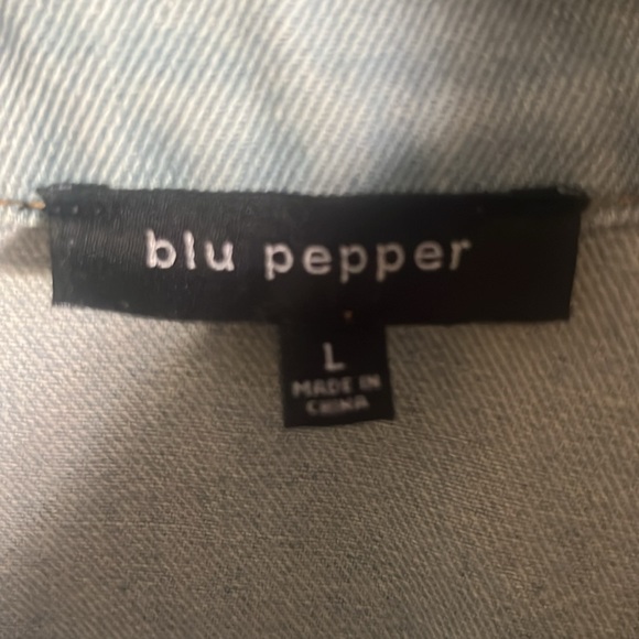Blu Pepper Jean jacket light wash snap buttons gently used - Picture 4 of 8